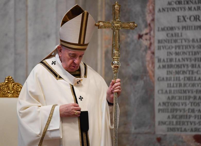 El papa Francisco instó este domingo en su mensaje de Pascua a instaurar un “alto el fuego global e inmediato” para hacer frente a la pandemia del nuevo coronavirus y exhortó a reducir o anular la deuda de los países más pobres. Foto: EFE.
