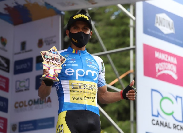 Salvador Moreno, de Ebsa, ganador de la última etapa de la Vuelta a Colombia que terminó en Santa Elena. FOTO CORTESÍA FEDECICLISMO