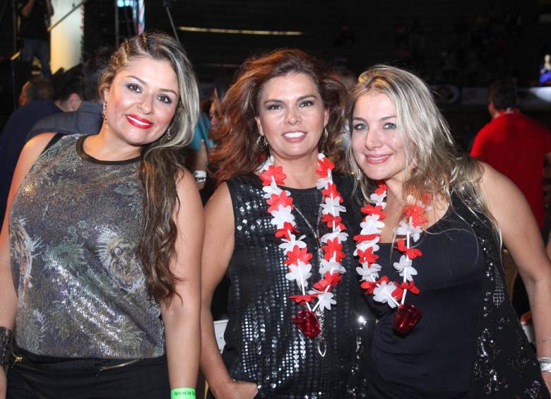 Alejandra Atehortúa, Adriana Camero y Carolina Arbeláez. Foto Cámara Lúcida.