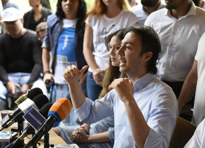 Daniel Quintero denuncia campaña sucia en su contra que pone en riesgo su vida y la de su equipo. FOTO: Cortesía