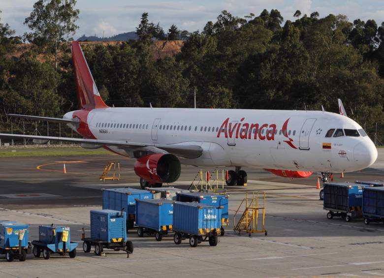 Marzo 23, 2020La aerolínea deja más de 140 aviones en tierra y suspende todos sus vuelos comerciales por la emergencia mundial.
