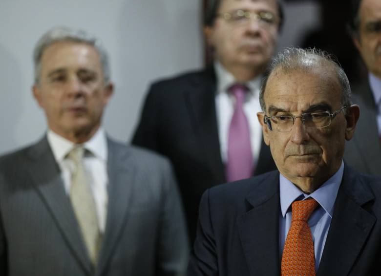 El presidente Juan M. Santos declinó la posibilidad de sostener un diálogo radial con el expresidente Álvaro Uribe. FOTO Colprensa