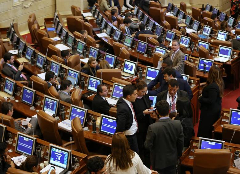 Está a punto de hundirse el acto legisltivo que evita que los delitos sexuales contra menores entren en la justicia transicional. FOTO: Colprensa