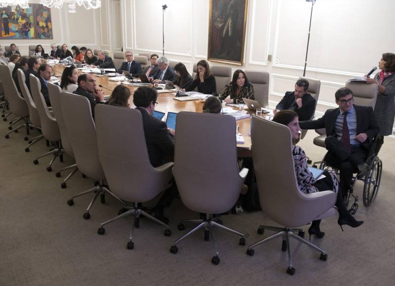 Gabinetología de Duque se mueve para atraer independientes