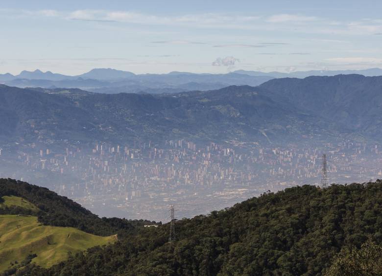 La contaminación del aire cuesta al país 1 punto del PIB. La electrificación vehicular es necesaria. Foto Carlos Velásquez