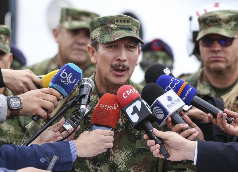 General Martínez dijo que son los grupos armados los que violan el DIH cuando reclutan niños. FOTO: Colprensa