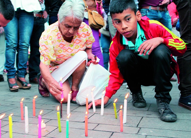 Tras conocerse el caso, los ciudadanos fueron convocados a un homenaje en la localidad de Chapinero. 