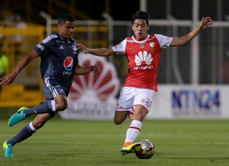 Kevin Salazar (derecha), jugador de Independiente Santa Fe. FOTO COLPRENSA 
