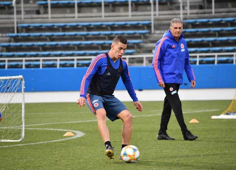 En su tercera convocatoria como técnico tricolor, Carlos Queiroz mostró su inclinación por volantes polifuncionales, algo como lo que le ofrece el antioqueño Mateus Uribe. FOTO colprensa