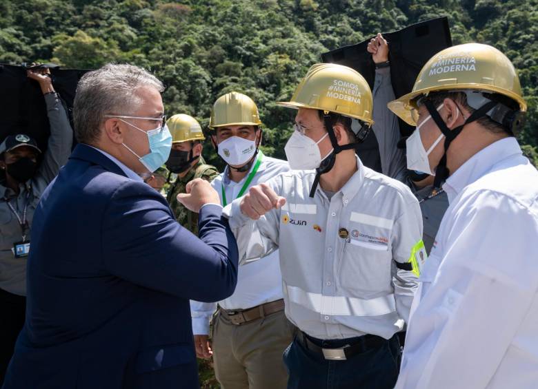 El presidente Iván Duque señaló que proyectos como Buriticá le darán impulso a la reactivación económica que necesita el país para dejar atrás las dificultades que deja la pandemia. FOTO cortesía
