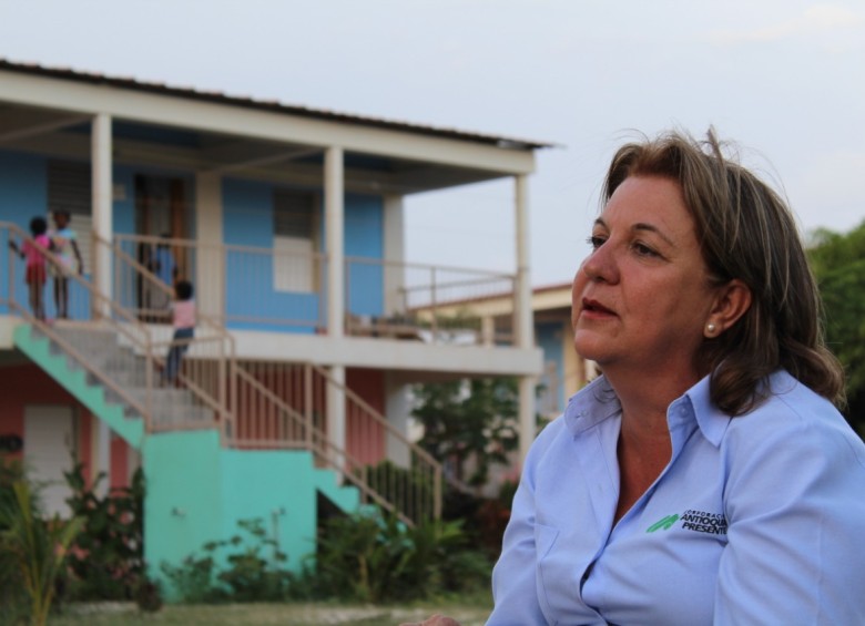 Margarita Inés Restrepo ha liderado proyectos de reconstrucción física y acompañamiento social a comunidades afectadas por desastres. FOTOs cortesía y julio César herrera
