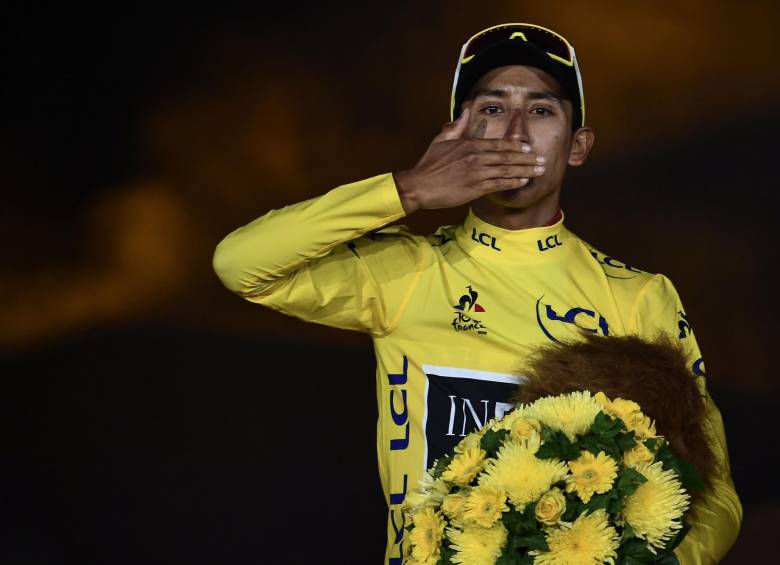 Además de ser el campeón de la clasificación general del Tour de Francia 2019, Egan Bernal ganó el título de mejor joven. FOTO AFP