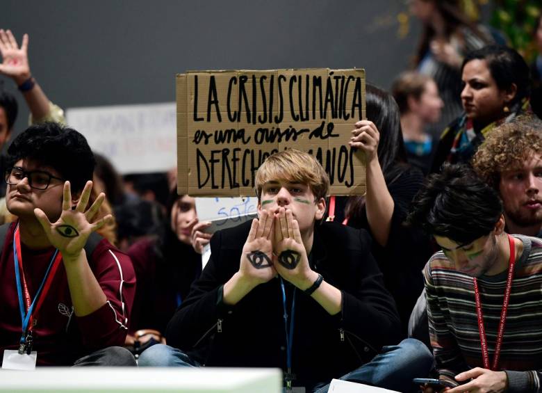 Colectivos de activistas, como Fridays for Future, han criticado la cumbre COP25 calificándola de “inútil”. FOTO AFP