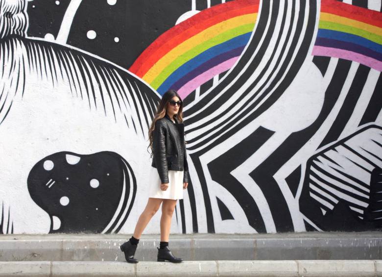 “Me gustaría que la gente fuera más arriesgada. Una pinta se pone de moda, y todo el mundo se la pone. La gente se viste igualito, nos falta más creatividad, hacer combinaciones más locas”. www.ohlalalita.com