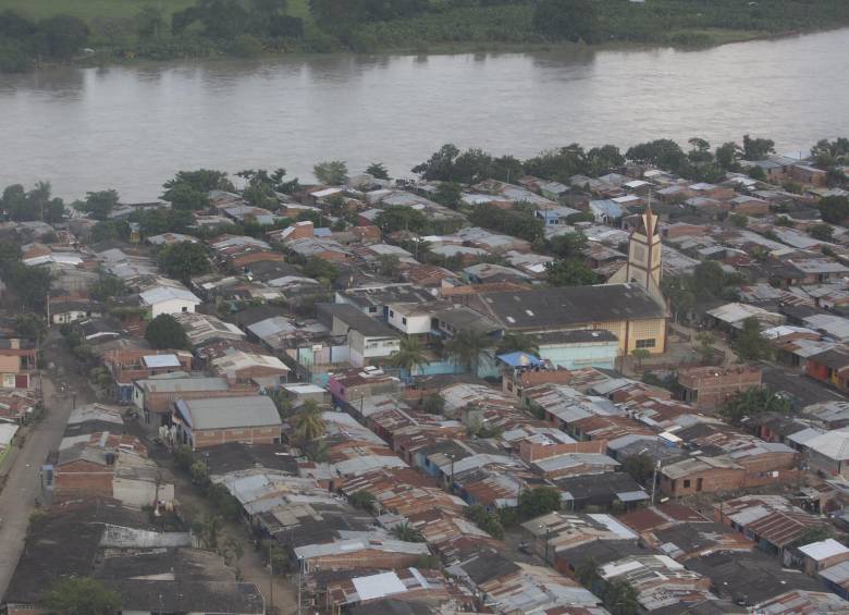 El Ideam mantiene la alerta Roja para Caucasia por alto nivel del río Cauca. Foto: Manuel Saldarriaga