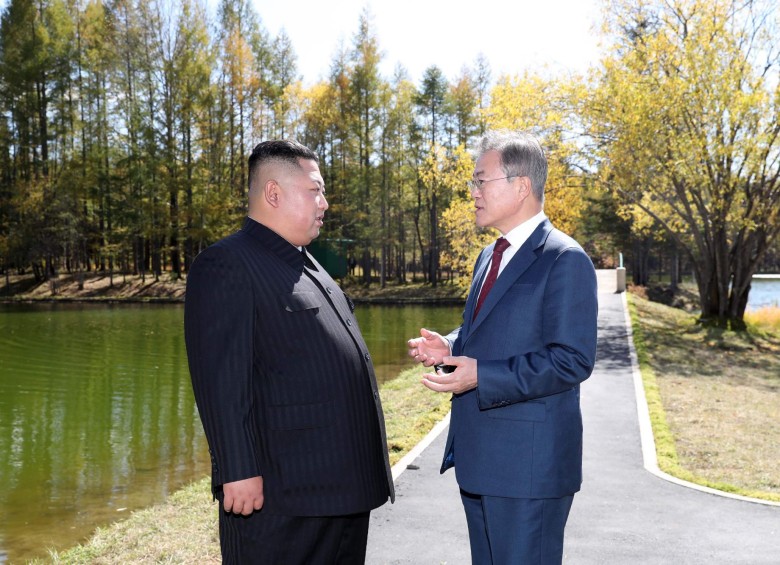 Los dirigentes de las dos Coreas muestran su unidad
