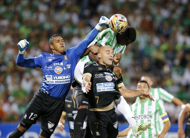 El partido resultó muy movido y ambos equipos merecieron anotar. FOTO JUAN ANTONIO SÁNCHEZ 