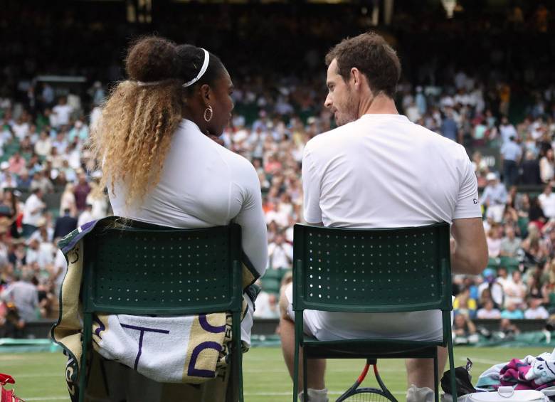 Dos íconos del tenis mundial, Serena Williams y Andy Murray. Haciendo pareja disputan el torneo de dobles de Wimbledon. Entre ambos suman 117 títulos (72 ella y 45 él). FOTO cortesía Wimbledon