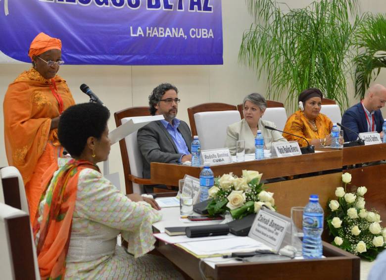 La subcomisión de género de la mesa de diálogos estuvo acompañada por representantes de ONU mujeres, quienes evidenciaron que este es un hecho sin precedentes. FOTO Colprensa