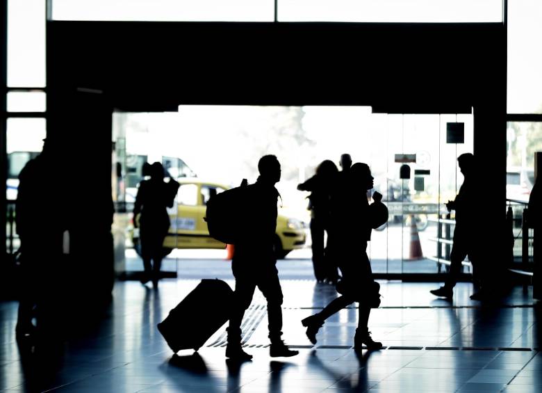 En el aeropuerto El Dorado fueron inadmitidos 30 ciudadanos extranjeros este lunes. FOTO Colprensa.