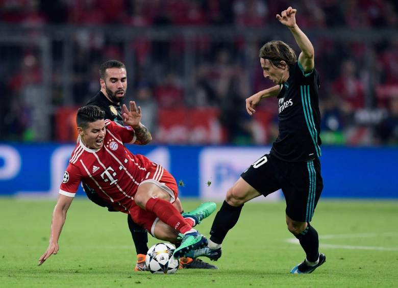 El colombiano James Rodríguez jugó todo el partido y puso una asistencia. Fue rápido, ofensivo, luchó los balones que tuvo, pero no encontró el respaldo de sus compañeros. FOTO AFP