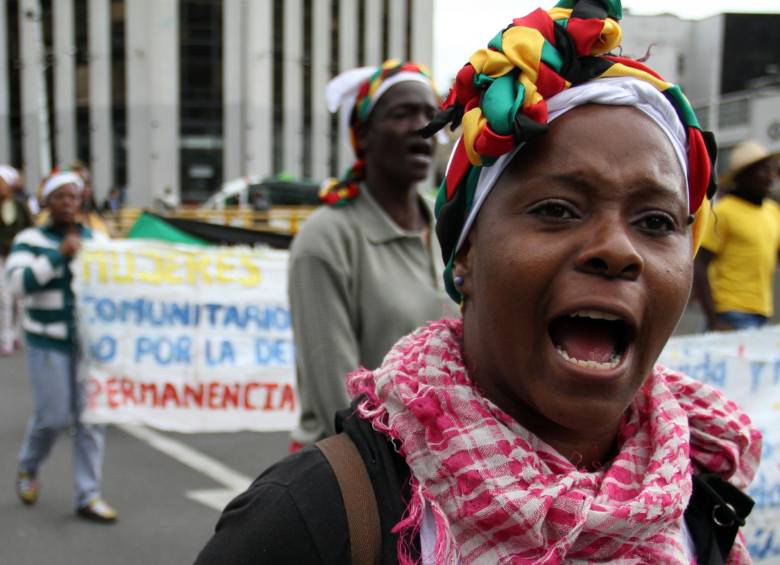 Este colectivo de mujeres llegó a pie a Bogotá tras recorrer los más de 600 kilómetros que separan el Cauca. FOTO COLPRENSA