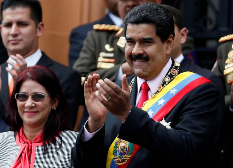 Otra medida con la que el gobierno de Maduro ha intentado frenar el éxito opositor fue subir el salario mínimo. FOTO Reuters