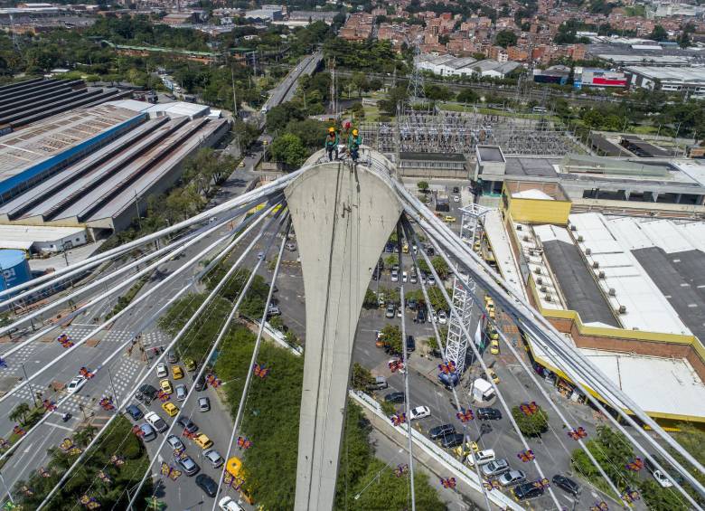 Envigado dio el primer paso en la suspensión del pico y placa desde este martes por tiempo indefinido. Luego la decretó Medellín. FOTO ESTEBAN VANEGAS