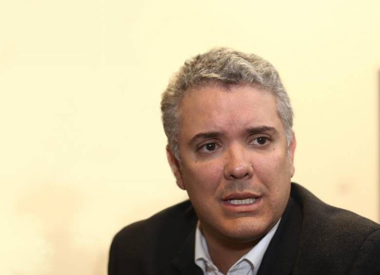 Los ejércitos de cuentas falsas que siguen a los precandidatos a la Presidencia