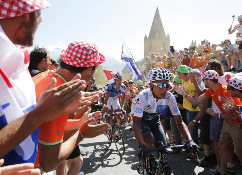 Quintana le descontó 1 minuto 26’’ de los 2’38’’ que tenía de desventaja con Froome y desmostró que es el mejor escalador de la actualidad. FOTO AP