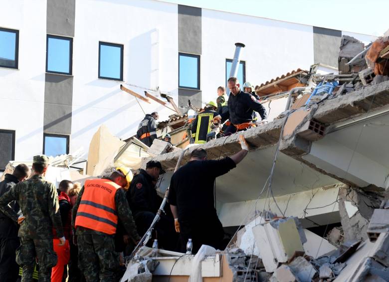 El epicentro del temblor se situó en el mar Adriático, a 34 kilómetros al noroeste de Tirana, a una profundidad de 10 kilómetros, según el Centro Sismológico Euromediterráneo. FOTO AFP