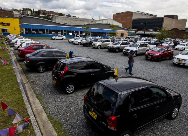 El primer semestre cerró con una caída de 37,7 % en carros y 30 % en motos. FOTO: Julio César Herrera Echeverri.