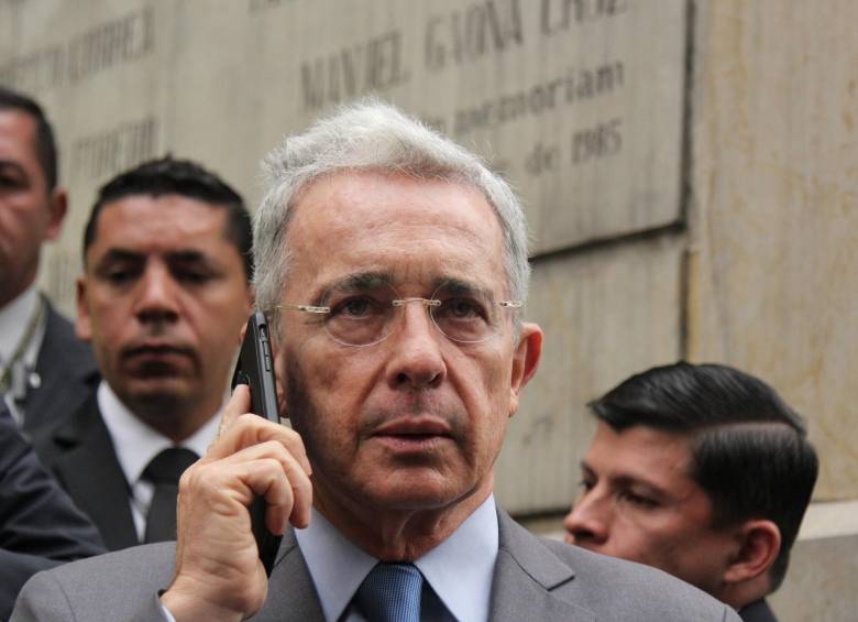 La Corte Suprema de Justicia interceptó las comunicaciones del expresidente y senador Álvaro Uribe Vélez. FOTO: Colprensa