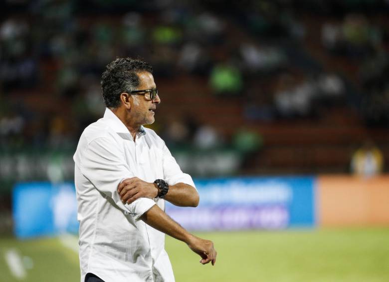 El técnico Juan Carlos Osorio durante el encuentro de este domingo ante el Tolima. FOTO MANUEL SALDARRIAGA