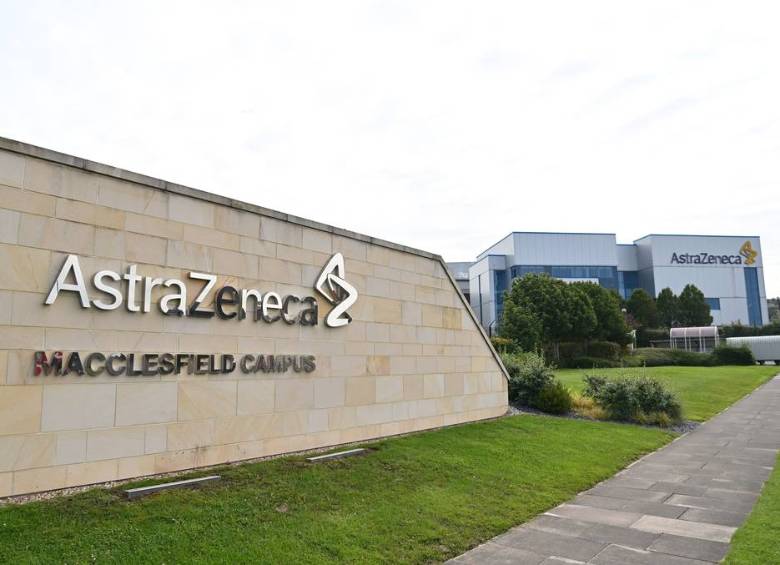 AstraZeneca y la universidad de Oxford anunciaron que su vacuna era eficaz en un 70% como media. FOTO AFP