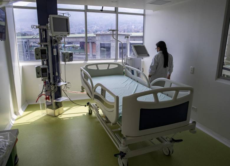 Unidad de Cuidados Especiales UCE nueva instalada en el hospital San Vicente Fundación con respiradores para atender a pacientes enfermos con el coronavirus covid-19 en Medellín. FOTO: Esteban Vanegas Londoño. 