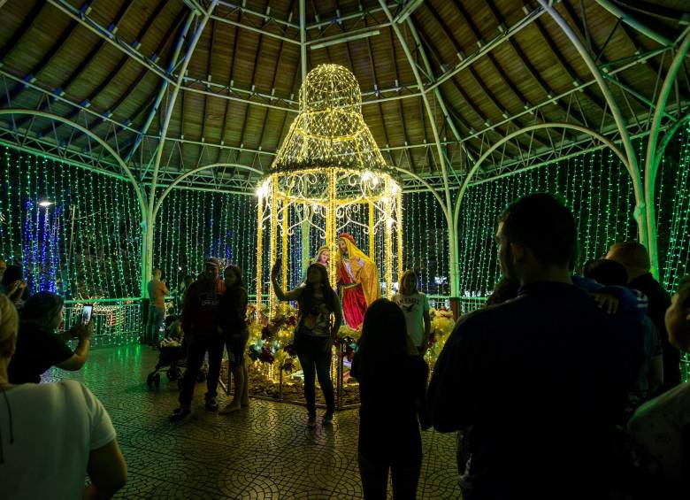 La caseta central del parque, con el pesebre.