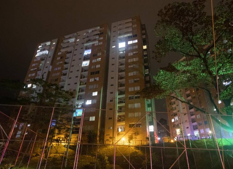 Unidad residencial Colors, en Envigado, afectada por un incendio el pasado 9 de diciembre. FOTO: MANUEL SALDARRIAGA