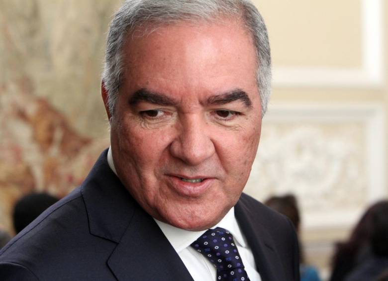 El contralor saliente, Edgardo Maya. 