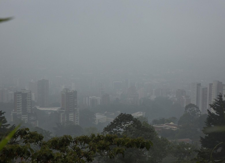 Contaminación de los últimos días en Medellín. Foto Edwin Bustamante