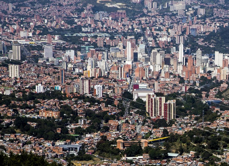 Con el propósito de acompañar la gestión pública de EPM y la alcaldía, el martes pasado nació la veeduría Todos por Medellín. FOTO: JULIO CÉSAR HERRERA