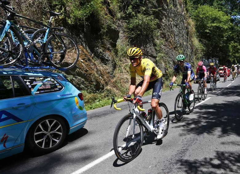 El ciclista belga Greg Van Avermaet, del equipo BMC, tendrá este fin de semana una tarea difícil para conservar su liderato en la carrera francesa, pues se asoma la alta montaña. FOTO AP