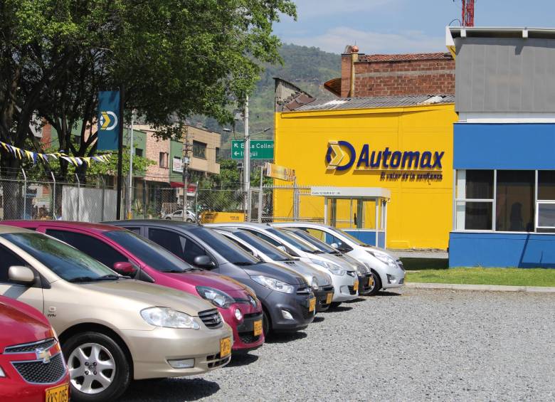 El concesionario es el que tiene mayor exhibición de carros usados en un solo lugar, con cerca de 130 unidades.