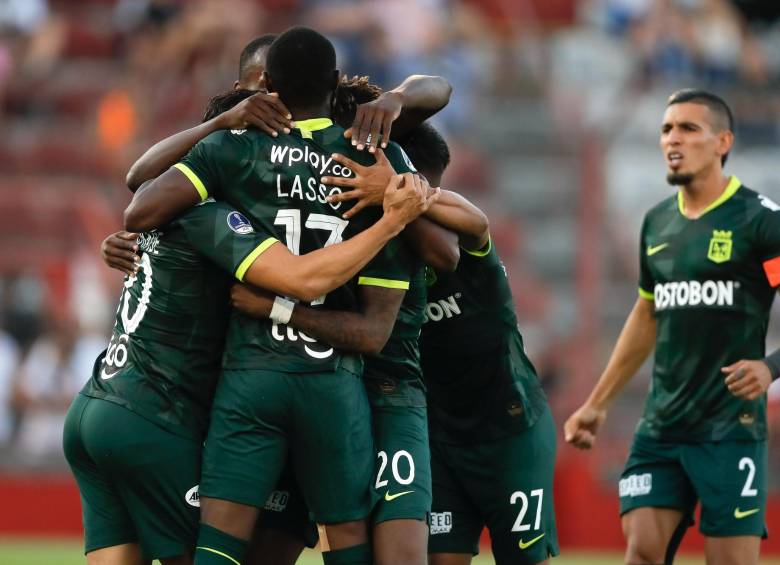 Nacional se mantiene invicto en cinco juegos ante Huracán. Hasta ahora cosecha tres triunfos y tres empates. FOTO efe
