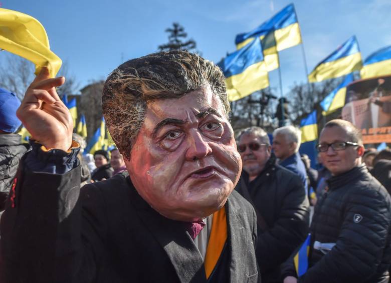 Un comediante pasa a segunda vuelta en presidenciales en Ucrania