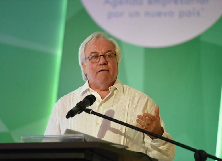 Julián Domíguez, presidente de Confecámaras, extendió la propuesta de ampliar el plazo de la renovación mercantil FOTO COLPRENSA