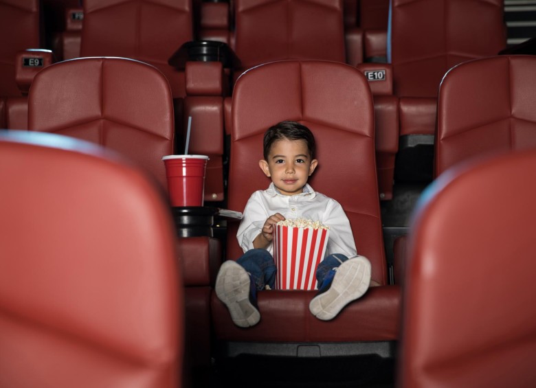 Para Oswaldo Osorio se deben mantener pautas sobre qué contenidos se pueden ver en el cine a cierta edad. Esa responsabilidad recae en los padres, no en el niño. FOTO sstock