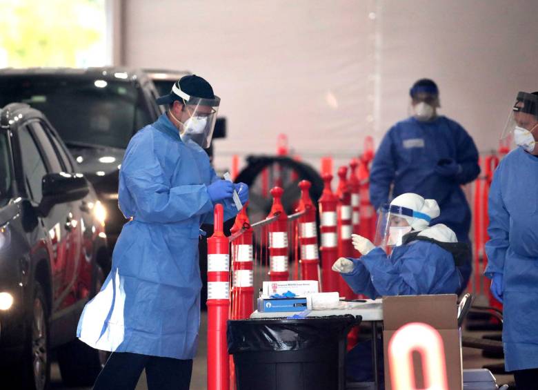Centro móvil de pruebas de detección del coronavirus en Wisconsin. FOTO AFP