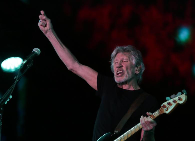 Roger Waters dedicó unos minutos de su concierto en Bogotá para apoyar la protesta que llevan los estudiantes en el país. Foto: Colprensa