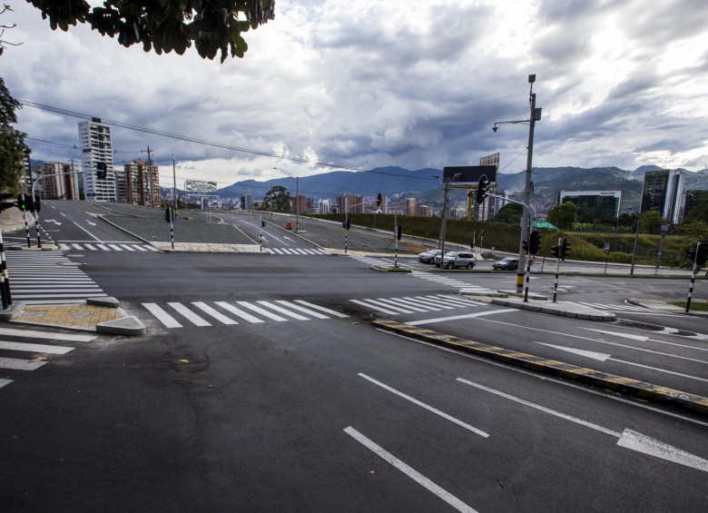 La ampliación de la Avenida 34, entre La Aguacatala y Los Balsos, es una de las obras de valorización. FOTO: JULIO CÉSAR HERRERA